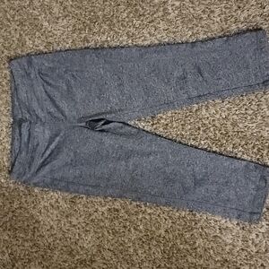 Gray Capri Athletic Pants Brand Unknown Size Small